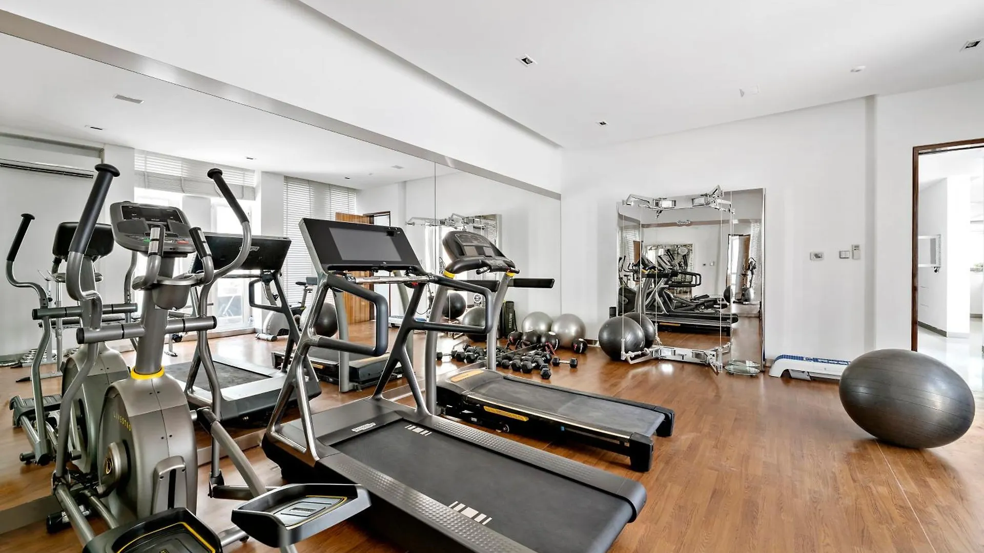 Blue Breeze - Prestigious And Luxury 7Br Villa In Emirates Hills Dubai