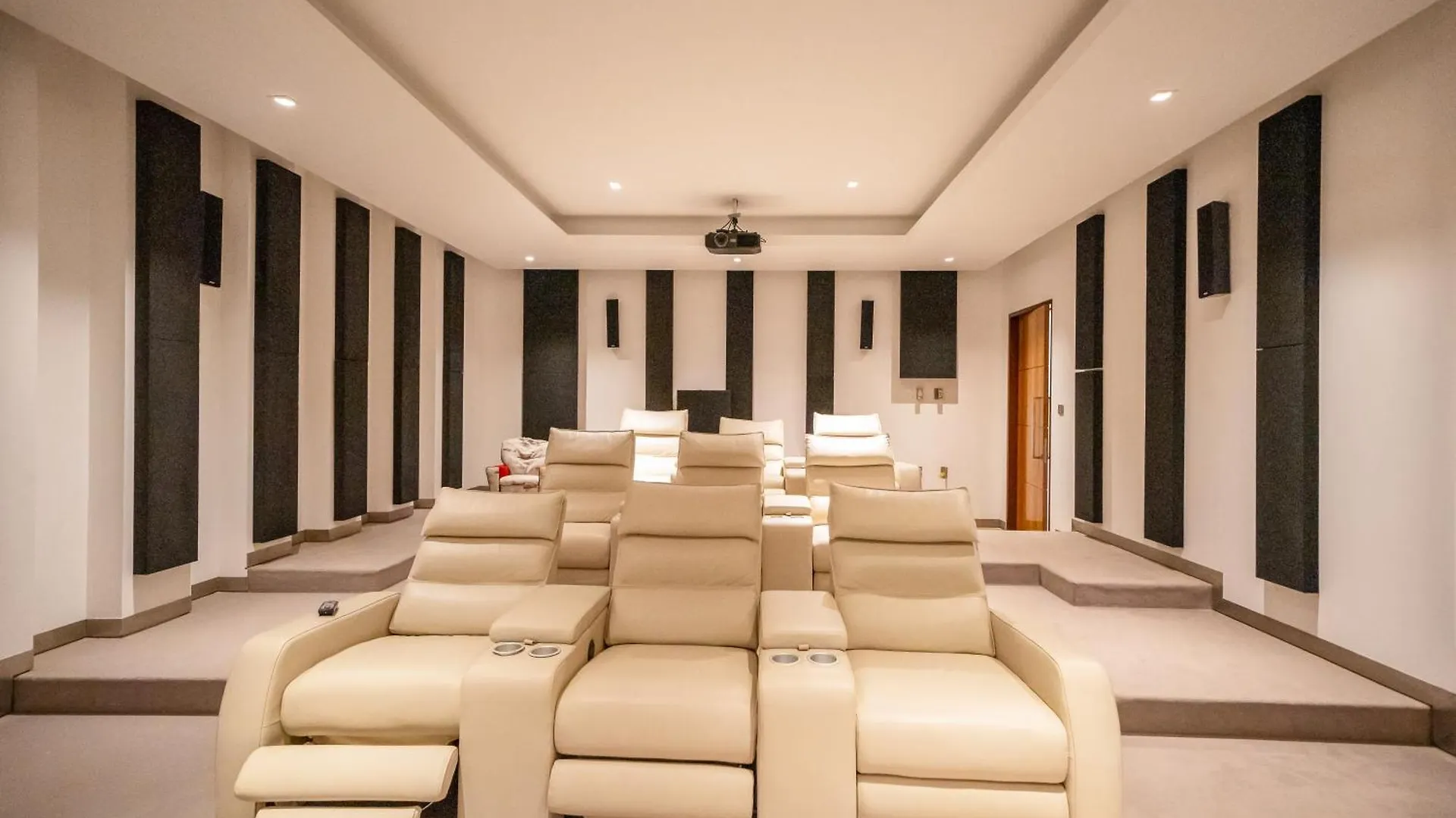 Blue Breeze - Prestigious And Luxury 7Br Villa In Emirates Hills Dubai